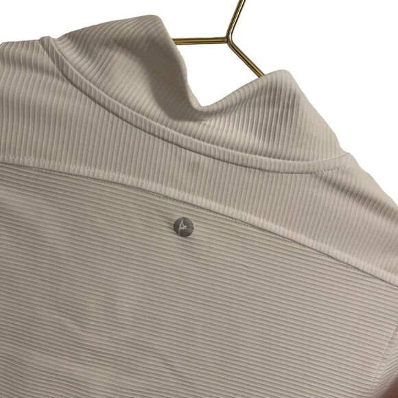 90 Degree by Reflex White Long Sleeve Cropped Quarter Zip Small NWT - Picture 5 of 5